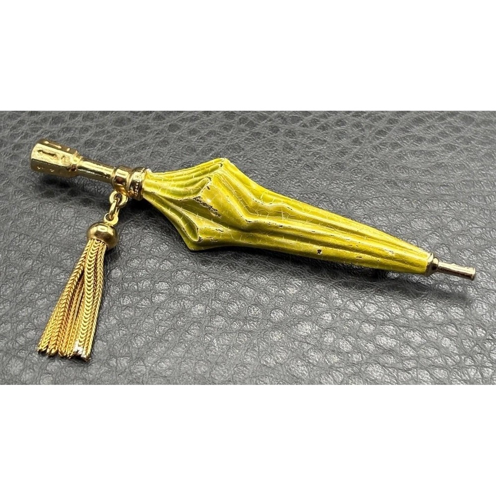 Vintage Accessocraft Umbrella Yellow Enamel Gold Tone Brooch Pin Tassel Dangle